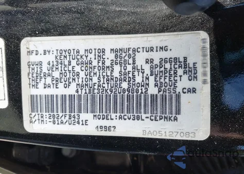 2002 Toyota Camry Le z USA, uszkodzony, nr VIN 4T1BE32K92U098012